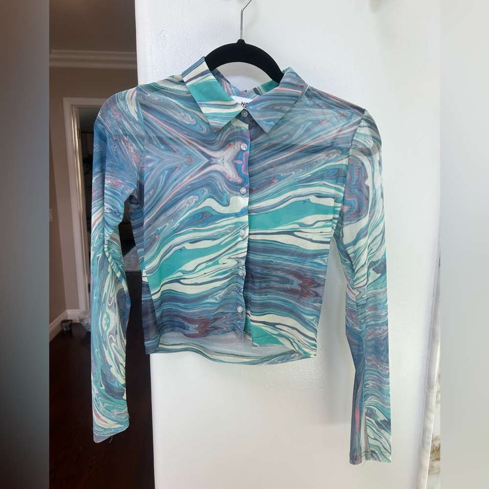The Now | button down marble crop